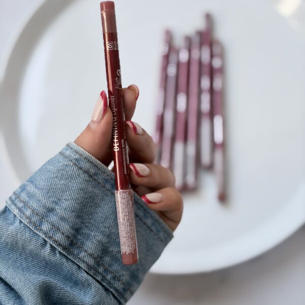 خط لب دیفاینیگ 01 گلدن رز مدل Mood Defining Lipliner
