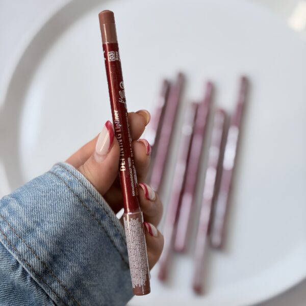خط لب دیفاینیگ 03 گلدن رز مدل Mood Defining Lipliner